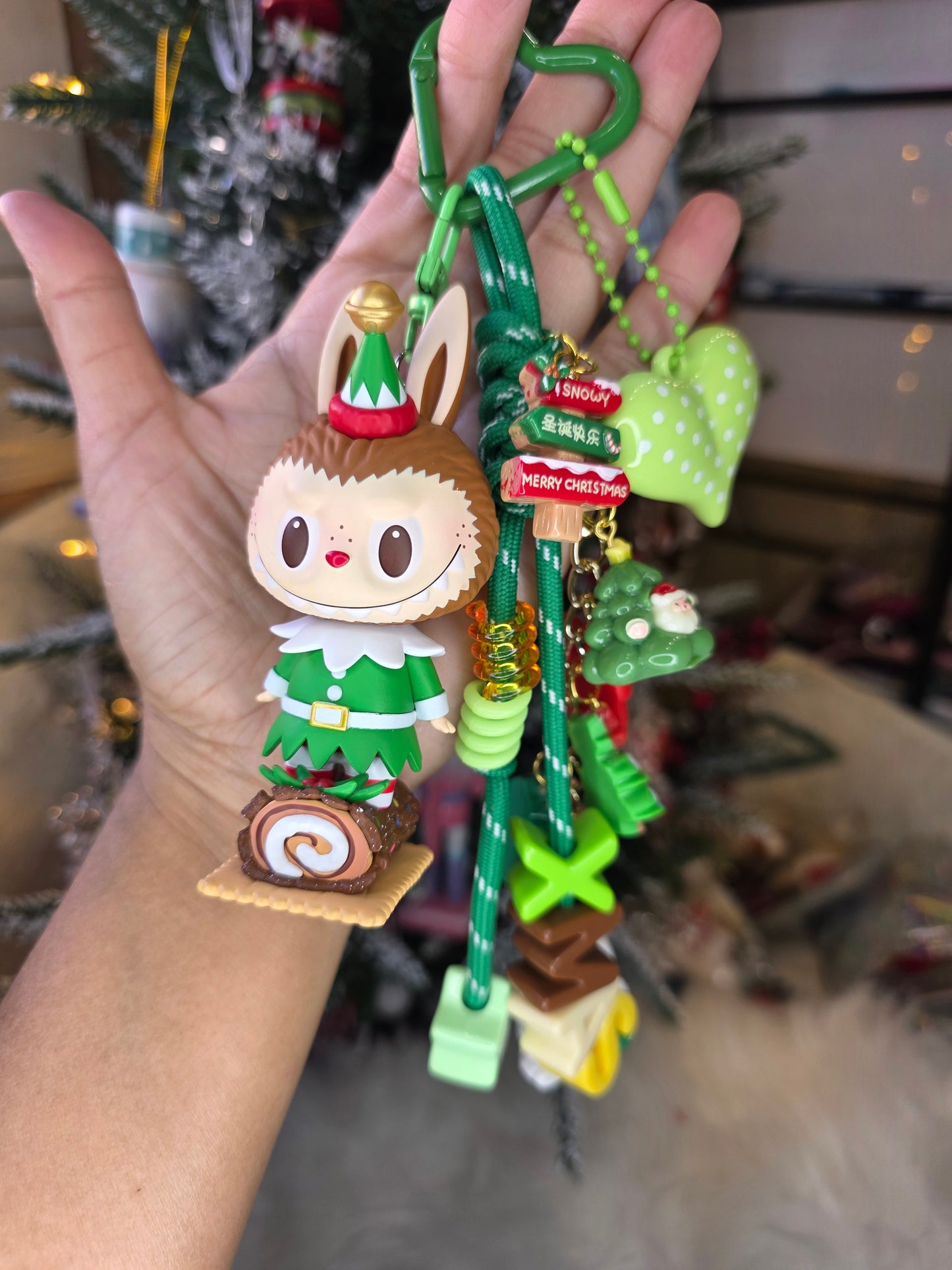 Buche de Noel Cake 🎂 - Labubu